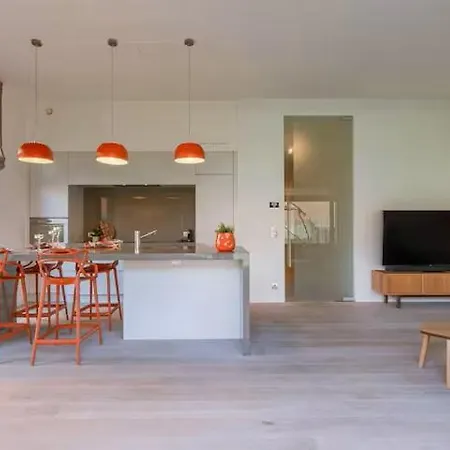 60 Meters From The Sea!